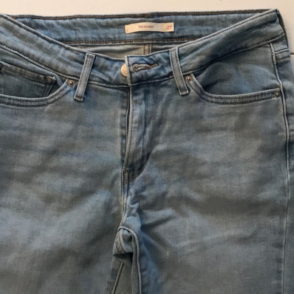 Levi’s 711 skinny jeans, size 27x 30.